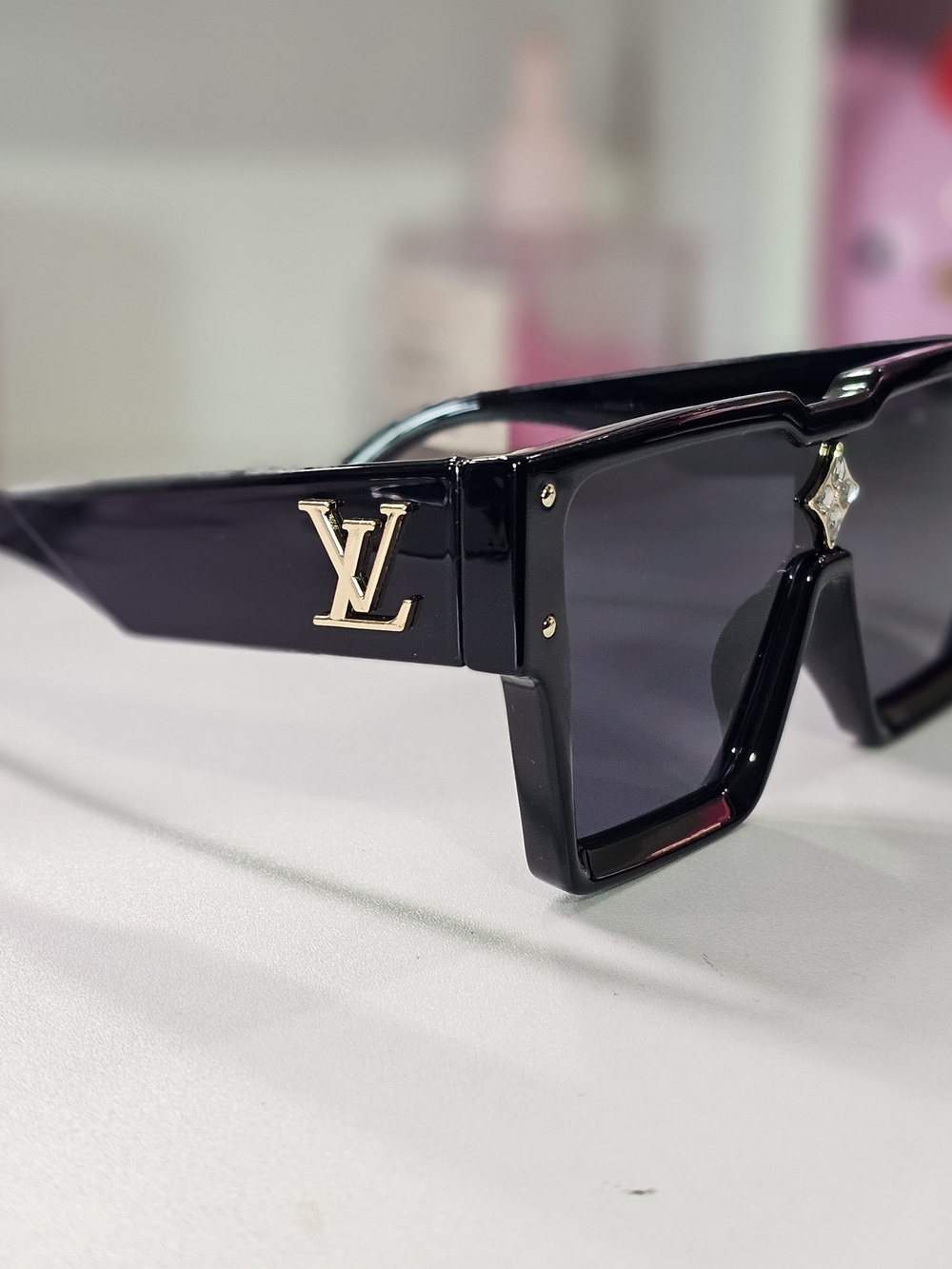 Louis Vuitton Cyclone Z1578E Square Black Glasses UNISEX